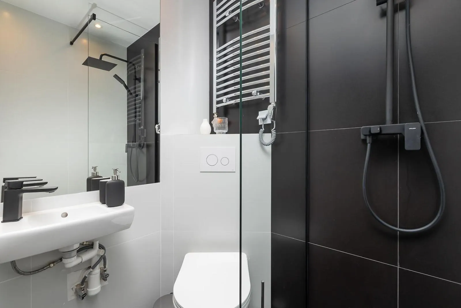 2-Bedroom Apartment - Starowislna 69 Street Krakow